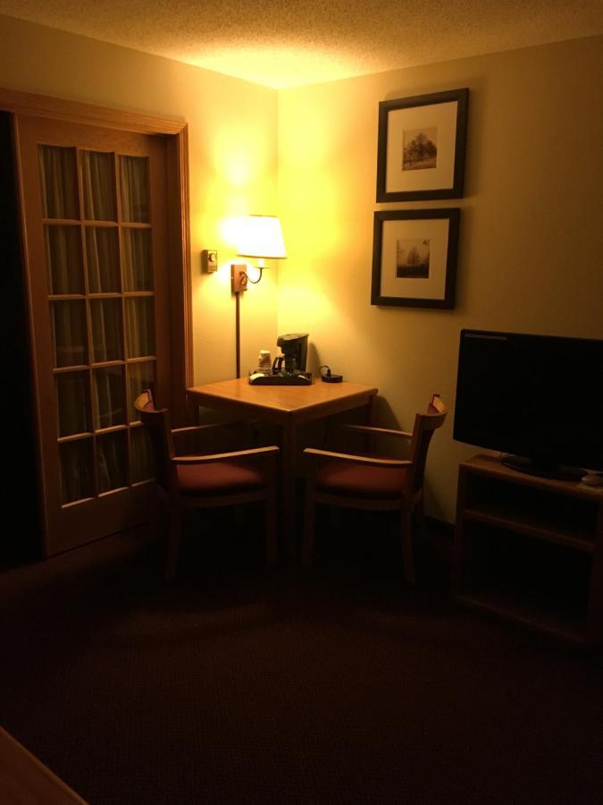 Moose Lake Lodge & Suites Kültér fotó