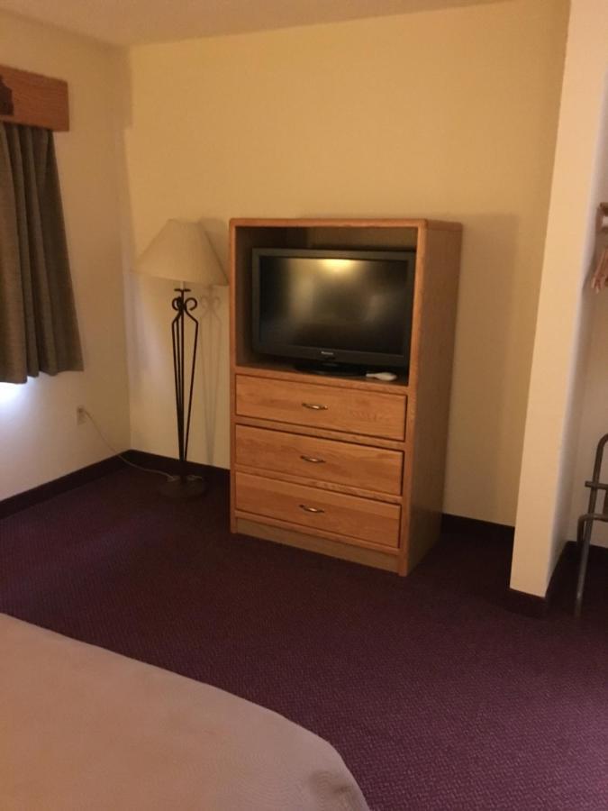 Moose Lake Lodge & Suites Kültér fotó