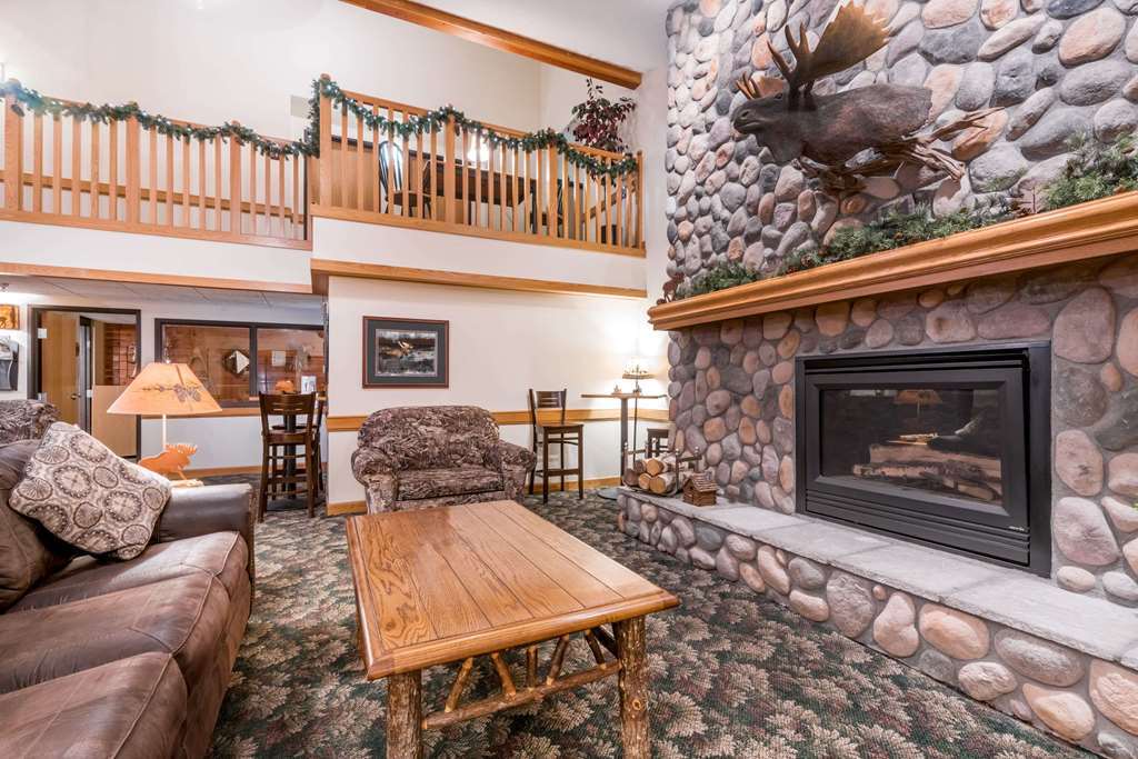 Moose Lake Lodge & Suites Beltér fotó